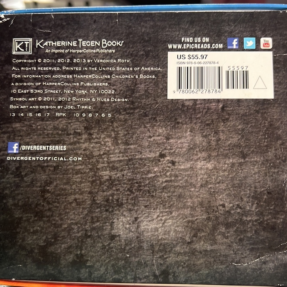 “Divergent” Series Box Set - Picture 3 of 3